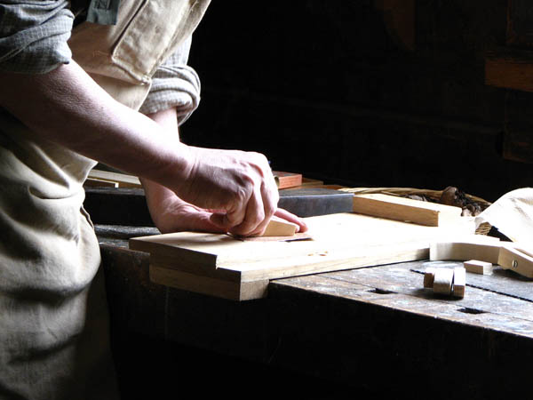 Nuestra <strong>carpintería de madera en  Benimarfull</strong> es una empresa de <strong>herencia familiar</strong>, por lo que  contamos con gran <strong>experiencia </strong>en la profesión.